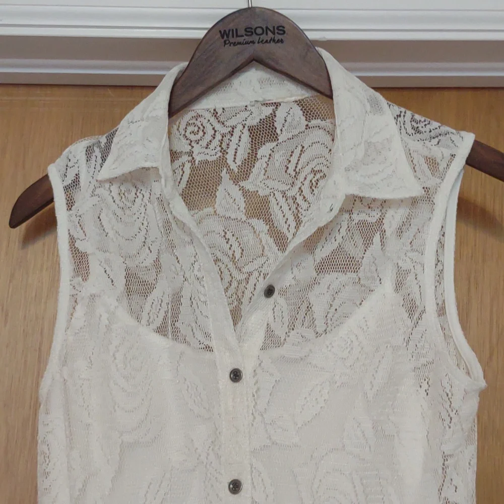 🥳 TRADED! Adorable Lace Dress - Picture 4 of 7